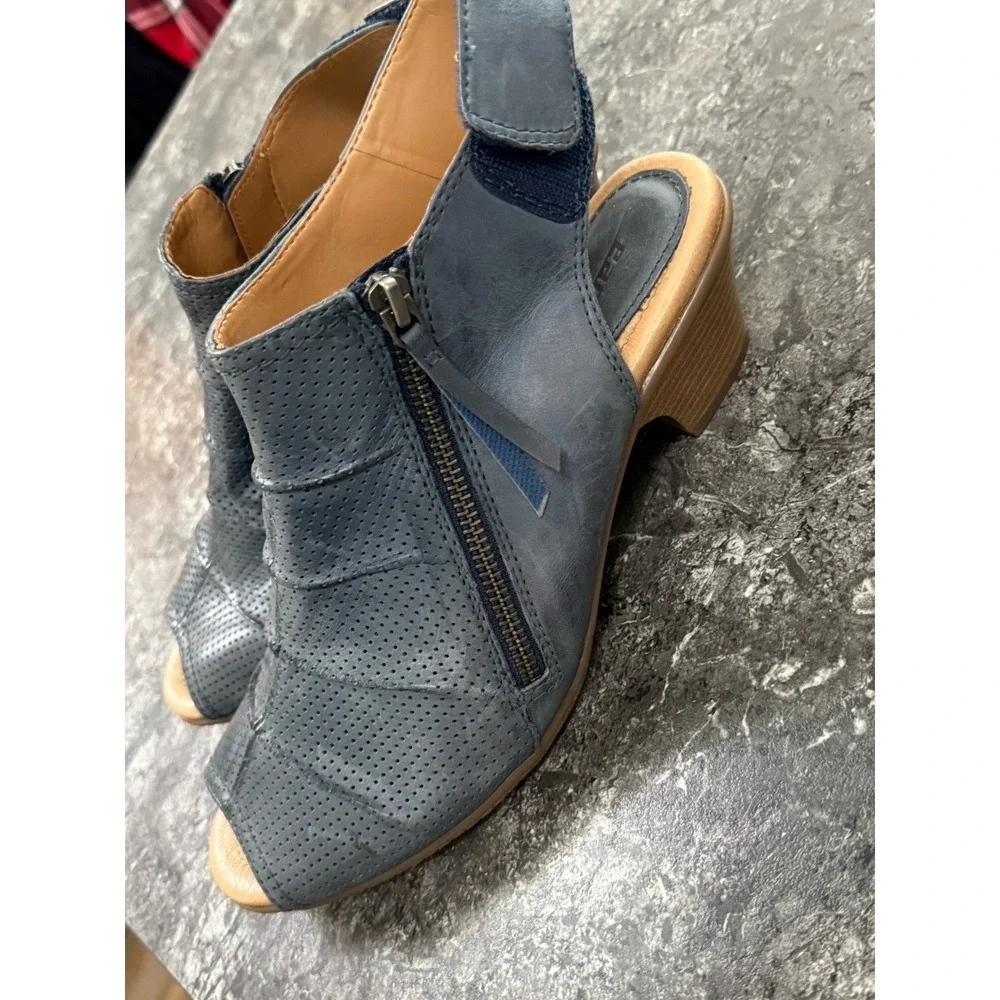 Earth Hydra Leather Perforated Peep Toe Bootie Sandal Heel Admiral Blue 10B